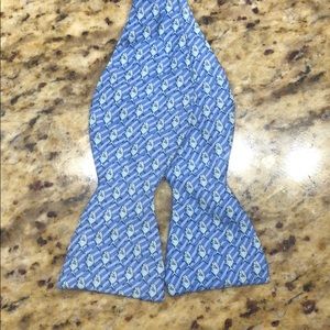 Vineyard Vines Bow tie